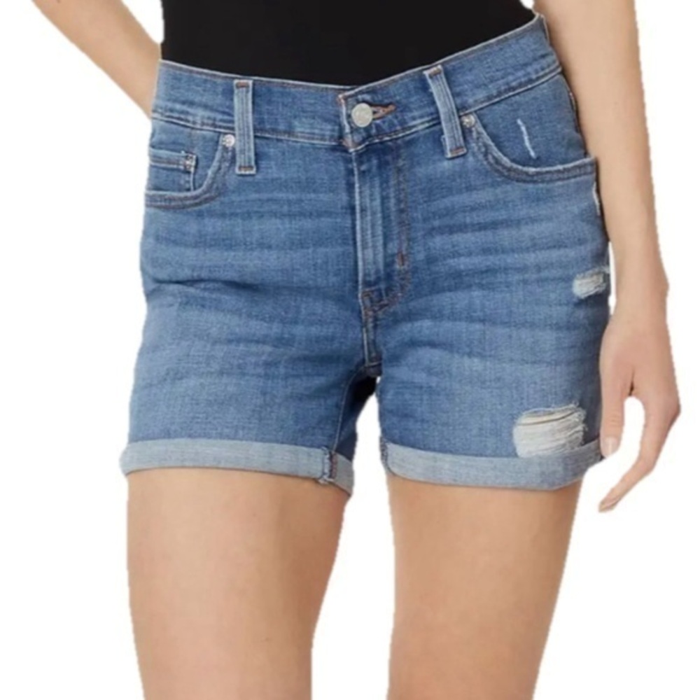 NWT Levi’s Ripped Jean Shorts Distressed Size 22W Mid Length 44”- 45” Waist New